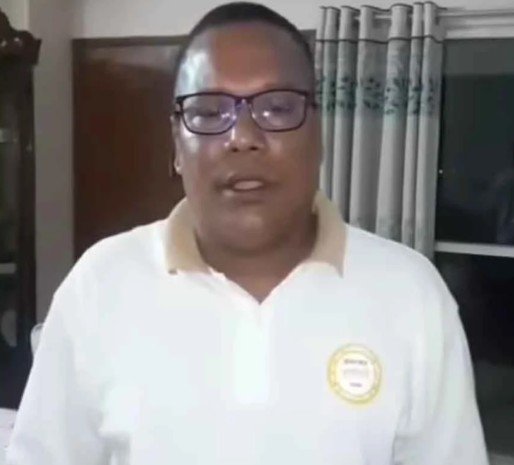 DU Deputy Registrar Muhammad Lavlu Mollah Sent to Jail Muhammad Lavlu Mollah, Deputy Registrar of Dhaka University (DU), has been sent to jail over allegations of financing a rally organized by the banned Awami League. On Tuesday, the investigating officer of the case, SI Alamin of Shahbagh Police Station, requested the court to keep Lavlu Mollah in custody. Dhaka Metropolitan Magistrate Masum Mia, after hearing the case, denied bail and ordered him to be sent to jail. According to the case details, on May 31 at around 6:30 a.m., members of the banned Awami League, Jubo League, Swechchhasebak League, and the prohibited Chhatra League held a rally in the Poribagh area of Shahbagh, chanting slogans against the interim government. Police intervened, and participants dispersed. The case was filed on June 1 by SI Kamal Uddin Mia of Shahbagh Police Station, with Lavlu Mollah named as an accused. Earlier, following the death sentence verdict against former Prime Minister Sheikh Hasina in the July–August people’s uprising case, Lavlu Mollah posted a supportive photo card of her on social media. This post triggered unrest, leading DU students to gather outside his residence on Monday night, after which Shahbagh police detained him. Shahbagh Police OC Khalid Monsur stated that Lavlu Mollah’s post read: “Joy Bangla, Joy Bangabandhu, I don’t care.” The post created tension, prompting the university’s proctorial team and police to take him into custody at night. Police sources said earlier investigations revealed evidence of Lavlu Mollah’s involvement in financing the banned Chhatra League’s rally, leading to his arrest in this case.