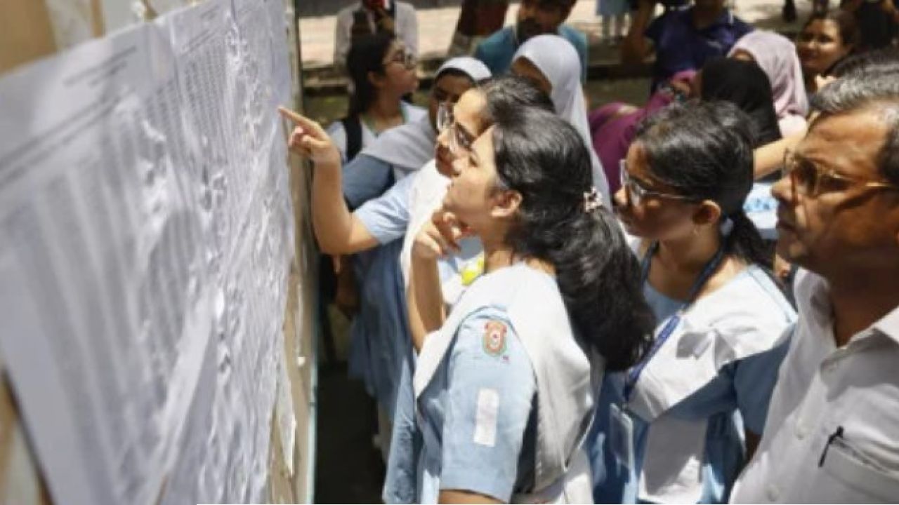 এসএসসির ফলাফলে ইংরেজি ও গণিতে পাসের হার কম, সর্বোচ্চ আইসিটিতে