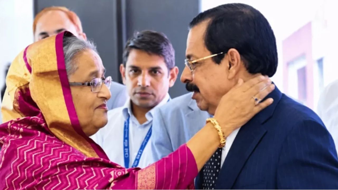আমার অনুপস্থিতিতে আওয়ামী লীগের সভাপতির দায়িত্বে শেখ সেলিম:শেখ হাসিনা