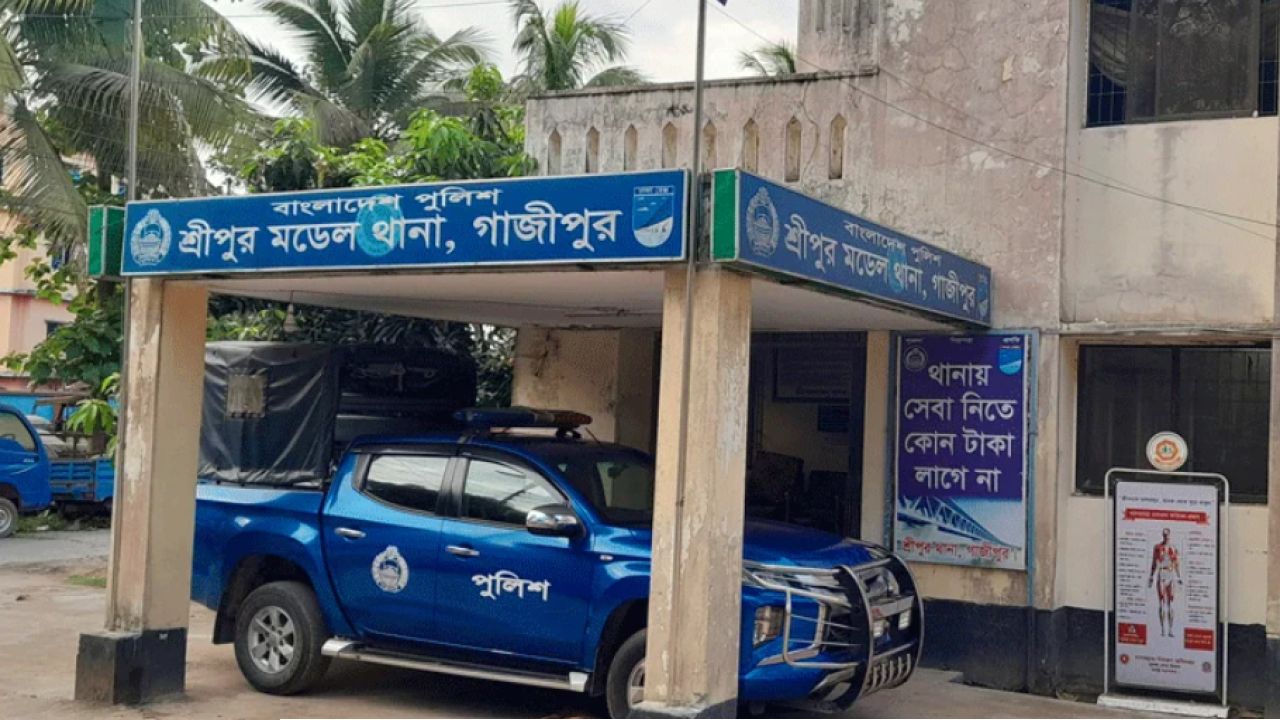গাজীপুরে স্ত্রীকে হত্যা করে পাশে বসে ধূমপান করছিলেন স্বামী