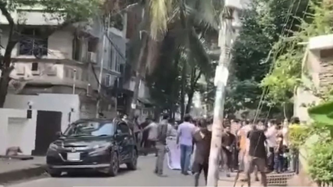  উত্তরায় জি এম কাদেরের বাসায় হামলা