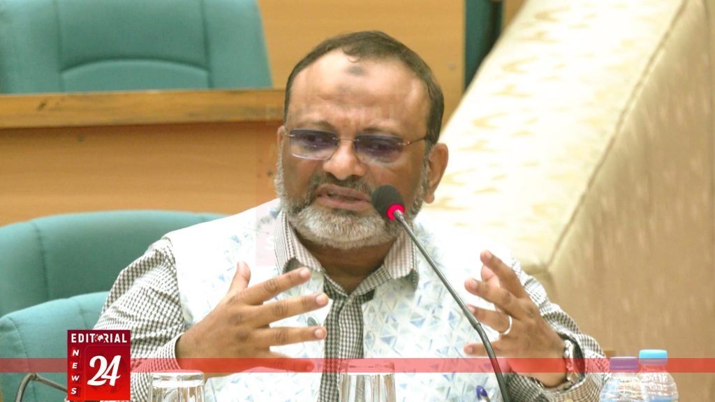 ঢাবি উপাচার্য: দেশের সব ক্ষেত্রে তরুণদের নেতৃত্ব দেয়ার আহ্বান, জুলাই আন্দোলনের কথা স্মরণ l Editorial News 24