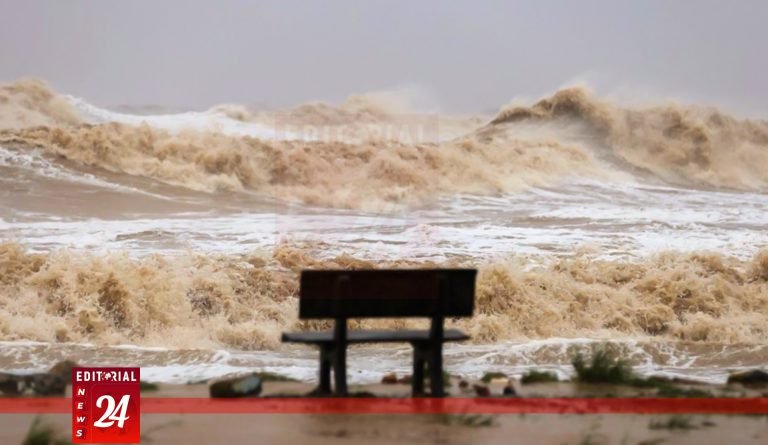 বঙ্গোপসাগরে নিম্নচাপের শক্তি বৃদ্ধি, গভীর নিম্নচাপে রূপ নিলো — ঘূর্ণিঝড়ে পরিণত হওয়ার আশঙ্কা l Editorial News 24
