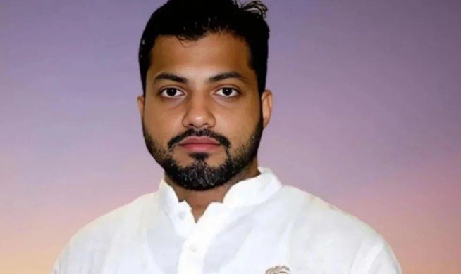 বিসিবি ফলাফল ঘিরে ইশরাকের ক্ষুব্ধ প্রতিক্রিয়া