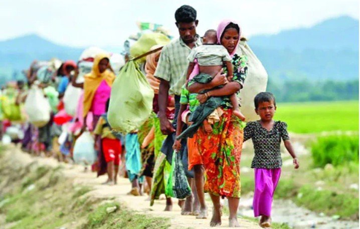 রাখাইনে সংঘর্ষে ফের রোহিঙ্গা ঢল, বাংলাদেশে চাপ বাড়ার আশঙ্কা