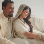 সঙ্গীতশিল্পী জেফার রহমান ও উপস্থাপক রাফসান সাবাব এবার ধুমধাম করে বিয়ে করছেন। ঢাকার অদূরে একটি রিসোর্টে আজ তাঁদের বিয়ের আনুষ্ঠানিকতা অনুষ্ঠিত হচ্ছে। বিয়ের আসরে জেফার রহমান মঞ্চে গাইলেন জনপ্রিয় গান ‘লিচুর বাগান’, যেখানে বর রাফসান সাবাবও উপস্থিত ছিলেন। এ সময় মঞ্চে গান পরিবেশন করেছিলেন প্রীতম হাসান ও সাবিলা নূর। গানটির ভিডিও ধারণ করে ফেসবুকে পোস্ট করেছেন নির্মাতা আদনান আল রাজীব, ক্যাপশনে লিখেছেন, “হোয়াট আ শো”। দুই ঘণ্টার মধ্যে ভিডিওটি ২৪ হাজারের বেশি ‘লাইক’ পেয়েছে এবং ৩০০ বার শেয়ার হয়েছে। উল্লেখ্য, গত বছর ঈদুল আজহায় মুক্তিপ্রাপ্ত সিনেমা ‘তাণ্ডব’-এ গানটি গেয়েছেন প্রীতম হাসান ও জেফার রহমান। সিনেমায় গানটিতে অভিনয় করেছেন শাকিব খান ও সাবিলা নূর। বিয়ের আসরে তারার উপস্থিতিও ছিল চোখে পড়ার মতো। মেহজাবীন চৌধুরী, তাসনিয়া ফারিণ, নির্মাতা শিহাব শাহীনসহ আরও অনেক তারকা অনুষ্ঠানটি উপভোগ করেন। মেহজাবীন চৌধুরী ফেসবুকে বিয়ের একটি ভিডিও পোস্ট করেছেন, যা এক ঘণ্টার মধ্যে প্রায় ৮ লাখ বার দেখা হয়েছে এবং ৪৬ হাজারের বেশি রিঅ্যাকশন পেয়েছে। ফেসবুকে জুটিকে অভিনন্দন জানিয়েছেন অনেকে। অভিনয়শিল্পী সাফা কবির লিখেছেন, “এটা সত্যিই অপূর্ব সুন্দর। চোখ ফেরানো যাচ্ছে না। আনন্দে বুক ভরে উঠছে। আল্লাহ যেন দুজনকে আশীর্বাদে ভরিয়ে দেন।” পরিচালক আদনান আল রাজীব লিখেছেন, “দুজনের আগামীর জীবন সুন্দর হোক। আন্তরিক দোয়া ও শুভকামনা।” শঙ্খ দাশগুপ্ত মন্তব্য করেছেন, “দুজনের জন্য খুবই খুশি। জীবন হোক ভালোবাসা আর স্বপ্ন ভরা। অভিনন্দন!” পরিচালক শিহাব শাহীন লিখেছেন, “অভিনন্দন, প্রিয় জেফার ও রাফসান।”