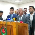 মুঠোফোন নিয়ে ভোটকেন্দ্রে যাওয়া যাবে: ইসি সচিব