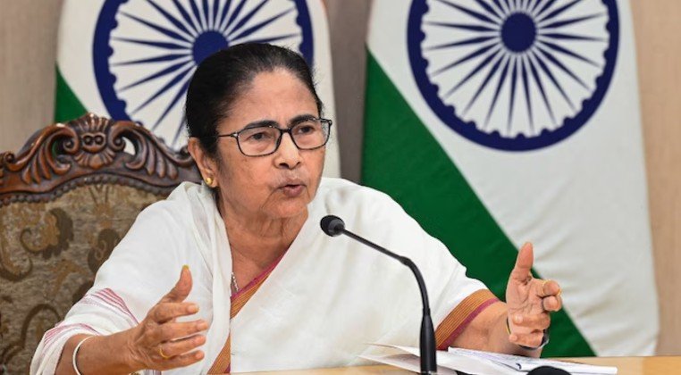 মমতা বন্দ্যোপাধ্যায় পাঠালেন ফুল ও মিষ্টি, নরওয়ে–ইতালি জানালো অভিনন্দন