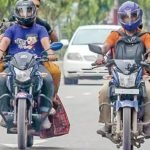 নির্বাচন ও গণভোট ঘিরে মোটরসাইকেলসহ যান চলাচলে নিষেধাজ্ঞা আসন্ন ত্রয়োদশ জাতীয় সংসদ নির্বাচন ও গণভোট উপলক্ষে মোটরসাইকেলসহ বিভিন্ন ধরনের যানবাহন চলাচলে বিধি-নিষেধ আরোপ করেছে সড়ক পরিবহন ও মহাসড়ক বিভাগ। এ বিষয়ে রোববার (১ ফেব্রুয়ারি) একটি প্রজ্ঞাপন জারি করা হয়েছে। প্রজ্ঞাপনে জানানো হয়, নির্বাচন কমিশনের সিদ্ধান্ত অনুযায়ী ১১ ফেব্রুয়ারি মধ্যরাত ১২টা থেকে ১২ ফেব্রুয়ারি মধ্যরাত ১২টা পর্যন্ত (এক দিন) ট্যাক্সি ক্যাব, পিকআপ, মাইক্রোবাস ও ট্রাক চলাচল বন্ধ থাকবে। একই সঙ্গে ১০ ফেব্রুয়ারি দিনগত মধ্যরাত ১২টা থেকে ১৩ ফেব্রুয়ারি মধ্যরাত পর্যন্ত (তিন দিন) মোটরসাইকেল চলাচলের ওপর নিষেধাজ্ঞা কার্যকর থাকবে। উল্লেখ্য, আগামী ১২ ফেব্রুয়ারি দেশে ত্রয়োদশ জাতীয় সংসদ নির্বাচন ও গণভোট অনুষ্ঠিত হবে। ### যেসব ক্ষেত্রে নিষেধাজ্ঞা শিথিল থাকবে ১. আইনশৃঙ্খলা রক্ষাকারী বাহিনী, সশস্ত্র বাহিনী, প্রশাসন এবং অনুমোদিত পর্যবেক্ষকদের যানবাহন। ২. জরুরি সেবায় নিয়োজিত যানবাহন, ওষুধ ও চিকিৎসাসামগ্রী পরিবহনকারী এবং সংবাদপত্র বহনকারী সব ধরনের যান। ৩. বিমানযাত্রী বা তাদের স্বজনদের আনা-নেওয়ার কাজে ব্যবহৃত যানবাহন (টিকিট বা প্রাসঙ্গিক প্রমাণ প্রদর্শন সাপেক্ষে) এবং দূরপাল্লার যাত্রী পরিবহনের ক্ষেত্রে ব্যবহৃত যানবাহন। ৪. প্রতিদ্বন্দ্বী প্রার্থী ও তাঁদের নির্বাচনী এজেন্টদের জন্য একটি করে যানবাহন, রিটার্নিং অফিসারের অনুমোদন ও স্টিকার প্রদর্শন সাপেক্ষে। ৫. সাংবাদিক, পর্যবেক্ষক বা জরুরি কাজে ব্যবহৃত যানবাহন ও মোটরসাইকেল, নির্বাচন কমিশন বা রিটার্নিং অফিসারের অনুমোদনক্রমে। ৬. নির্বাচন কমিশনের অনুমোদন সাপেক্ষে নির্বাচনী কাজে নিয়োজিত কর্মকর্তা-কর্মচারী বা অন্য ব্যক্তিদের জন্য মোটরসাইকেল। ৭. জরুরি সেবা হিসেবে বিবেচিত টেলিযোগাযোগ খাতে ব্যবহৃত যানবাহন, বিটিআরসি ও লাইসেন্সপ্রাপ্ত প্রতিষ্ঠানের অধীনে। ৮. জাতীয় মহাসড়ক, বন্দর ও আন্তঃজেলা বা মহানগরের গুরুত্বপূর্ণ সড়কে প্রয়োজন অনুযায়ী নিষেধাজ্ঞা শিথিল করার ক্ষমতা সংশ্লিষ্ট কর্তৃপক্ষকে দেওয়া হয়েছে। এ ছাড়া উল্লিখিত সময়সূচির মধ্যে প্রয়োজন বিবেচনায় অন্যান্য যানবাহনের ওপর নিষেধাজ্ঞা আরোপ বা শিথিল করার ক্ষমতা জেলা ম্যাজিস্ট্রেট ও মেট্রোপলিটন পুলিশ কমিশনারদের দেওয়া হয়েছে বলেও প্রজ্ঞাপনে উল্লেখ করা হয়েছে।