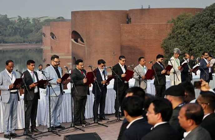 খোলা আকাশের নিচে শপথ, নতুন মন্ত্রিসভায় কে পেলেন কোন দপ্তর