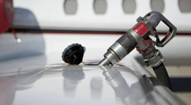 অস্থিরতার মধ্যেই জেট ফুয়েলের দাম বাড়ল