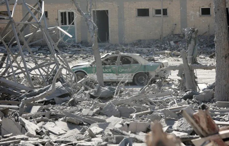 ইরানের আরেকটি স্কুলে ক্ষেপণাস্ত্র হামলা