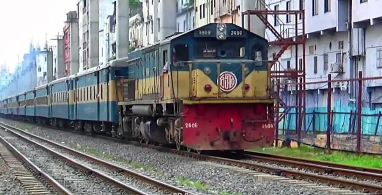 ঈদযাত্রা: ২৩ মে’র ট্রেনের টিকিট মিলবে কাল থেকে